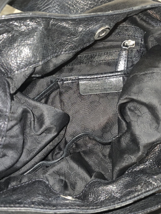 Michael Kors Black Glazed Leather Trapeze Hobo Crossbody Bag Silver Chain - Picture 3 of 5